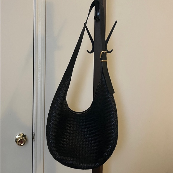 The essential curve shoulder bag - Picture 3 of 16
